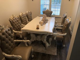 Classic Table With Chairs 