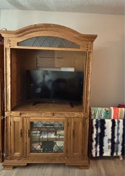 Armoire/Entertainment Center