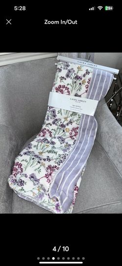 1-NWT LAURA ASHLEY VINTAGE FLORAL PRINT THROW BLANKET