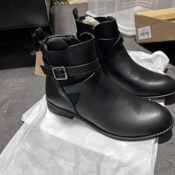 Women’s Size 10 Boots 