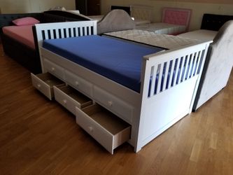 Trundle bed with storage
