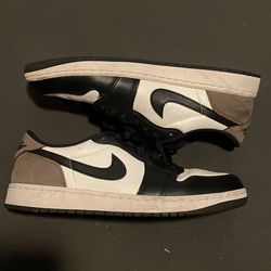 Air Jordan 1 Low Og Mocha Size 9