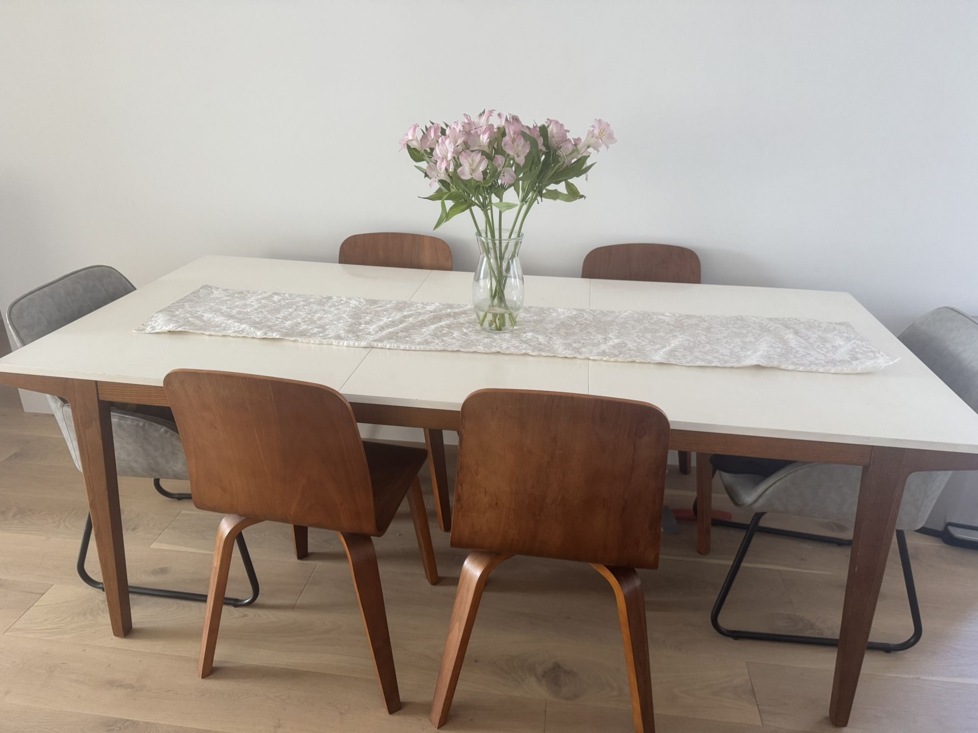 West Elm Extendable Dining Table With 6 Chairs