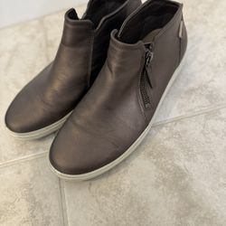 ECCO Zip Booties