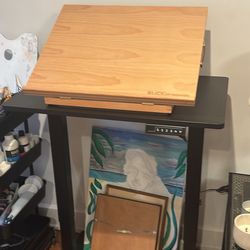 Joy Standing desk 32 X 20