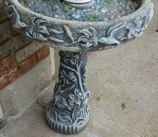 BERRIPATCH VINTAGE RARE HUMMING BIRD BATH FOUNTAIN