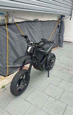 Custom Electric Moto / E-Bike (Supermoto Wheels, Low Miles)