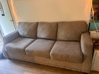 ✨ Matching Gray Living Room Set – Excellent Condition – Smoke Free Home