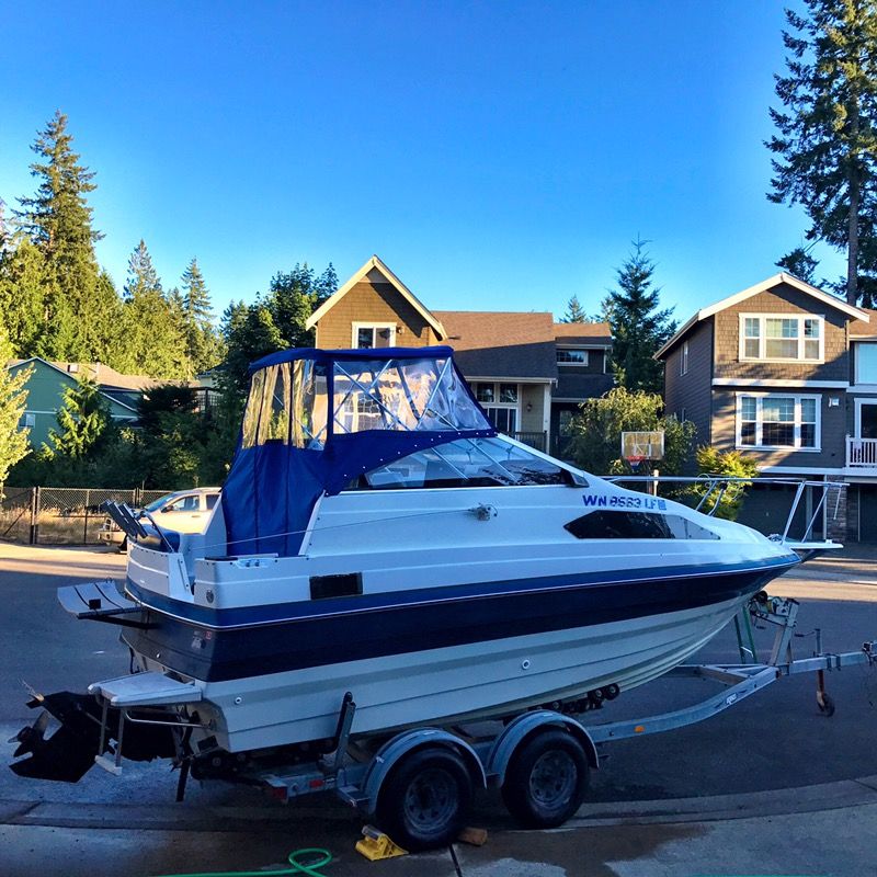 1988 Bayliner Ciera Sunbridge 2155 w/trailer for Sale in Maple Valley