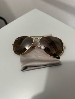 Ray-Ban Polarized Aviator Sunglasses (Gold Frame / Blue Gradient Lenses) – Full Set