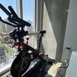 Schwinn IC4 stationary bike/spin bike