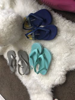 FLIP FLOPS