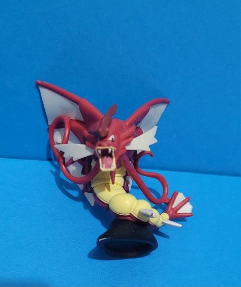 Pokemon Nintendo 2” Shiny Shining Mega Red Gyarados Figurine 2016.