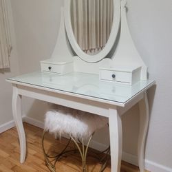 Vanity And Chair 