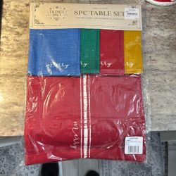 Christmas Table Cloth And Placemats 