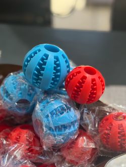 Teeth cleaning dog toy ball