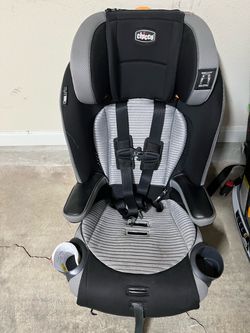Chicco MyFit Harness + Booster Convertible Car Seat