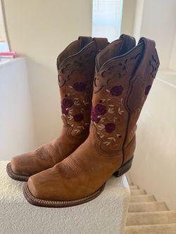 Cowgirl Boots Size 8 1/2