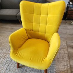 Carson Carrington Aasen Silky Velvet Tufted Accent Chair