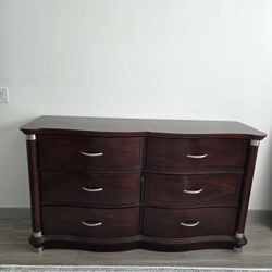 Dark Wood 6 Drawer Dresser With 2 Nightstands