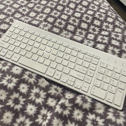 White Bluetooth Keyboard 