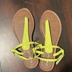 LADIES WOMENS WET SEAL NEON YELLOW SANDALS SIZE 8 NEW