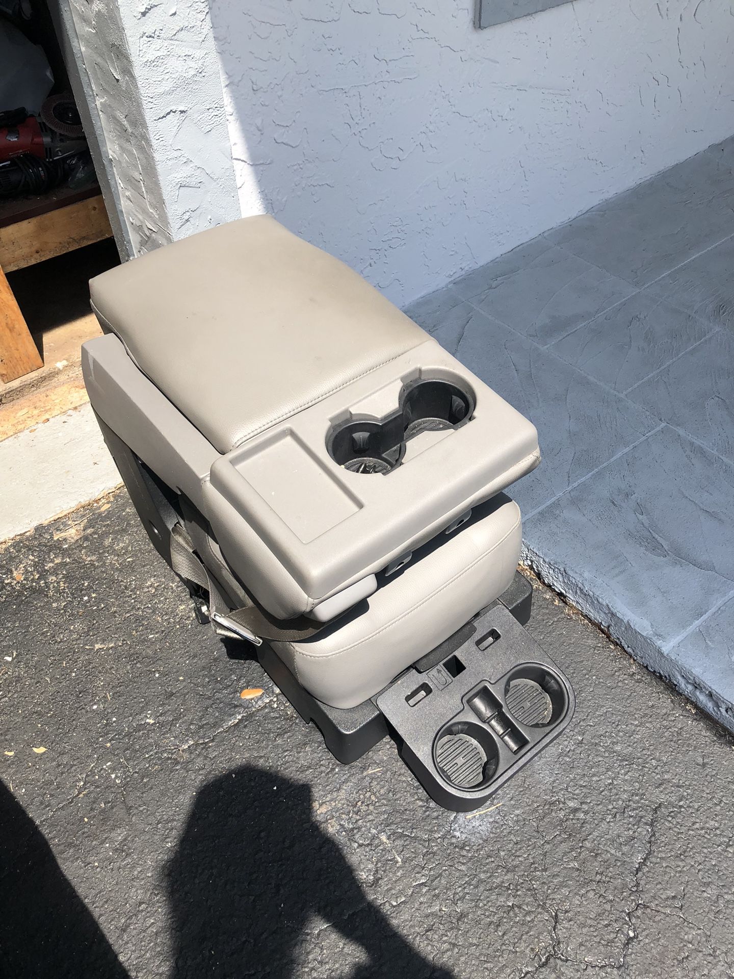 2015 - UP FORD F150 GRAY CENTER CONSOLE JUMP SEAT