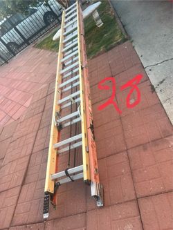 Escalera de 28 pies de fibra de vidrio perfectas, condiciones muy barata