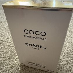 COCO Mademoiselle CHANEL PARIS