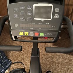 Diamondback Stationary Reclement Hardly Used In Emmaus