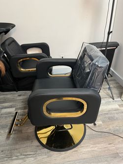 Hair stylist chair