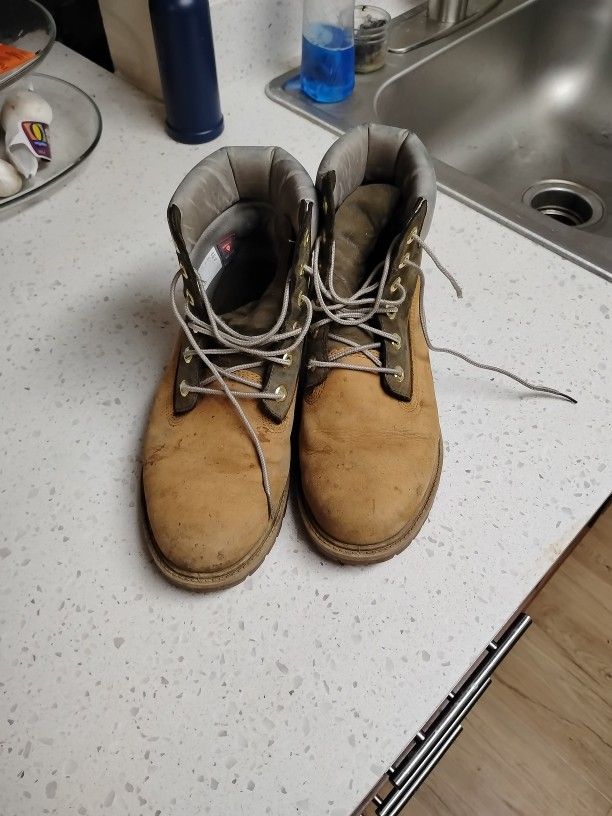 Size U.S. 10 Women's Premium Timberland Boots