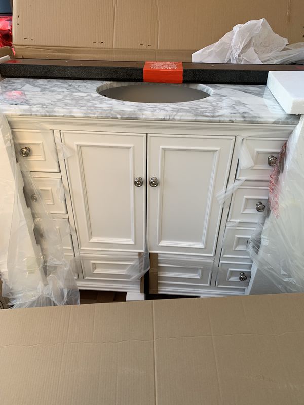 New Scott Living Wrightsville 48 In White Single Sink Bathroom New Scott Living Wrightsville 48 In White Single Sink Bathroom Vanity With Natural Carrara Marble Top Item 1028292 Model 1116va 201 900