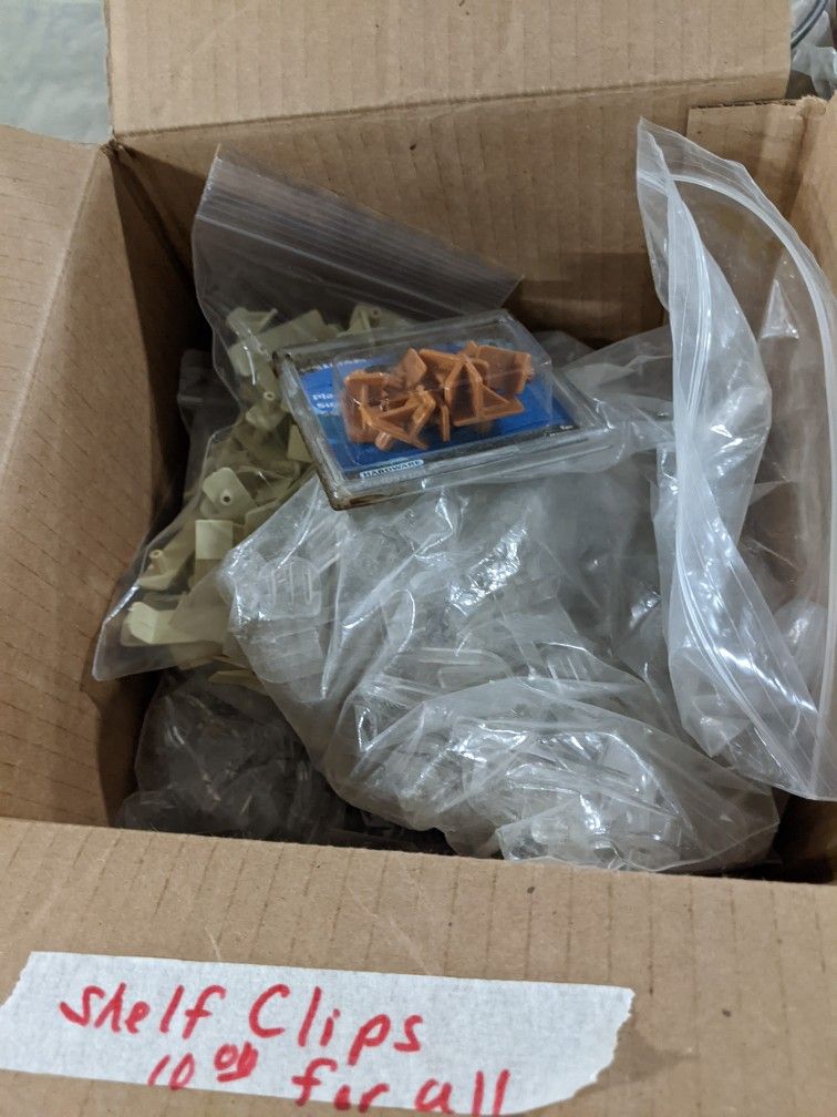 Box Of Shelf Clips