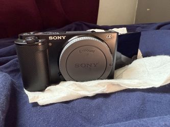 SONY ZVE10 ll MIRRORLESS CAMERA(Read Description)
