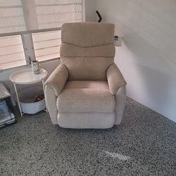 New LAZBOY Recliner(Extremely Comfortable)