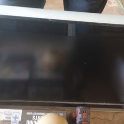 Vizio Tv 42inch Works Great No Remote 