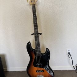 Squier Jazz Electric Bass 
