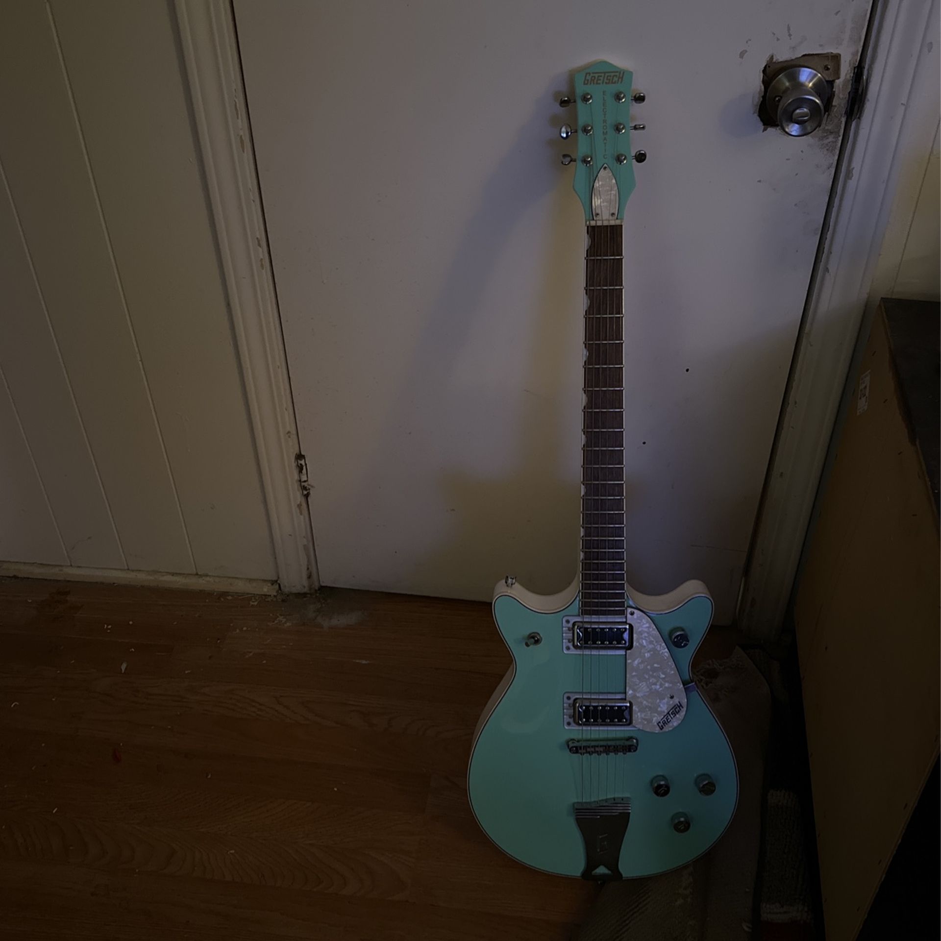 Gretsch Guitars G5237 Electromatic Double Jet FT Electric Guitar Surf Green and White