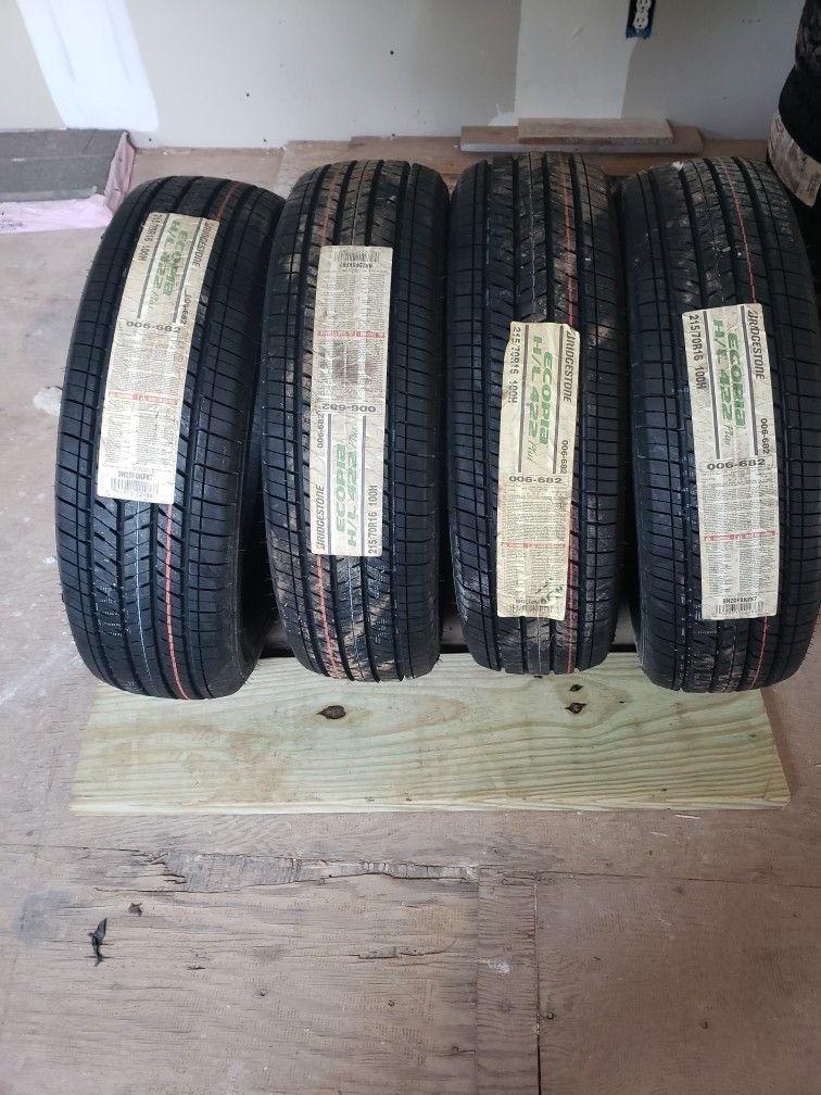 215/7016 Tires