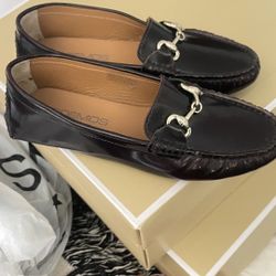 LEATHER SHOES  LOAFER.