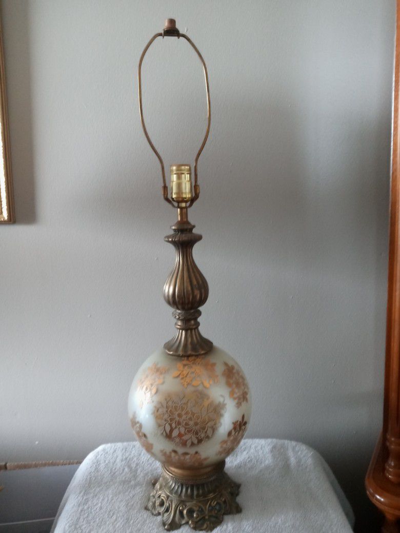 Vintage Chilo Hollywood Regency Lamp