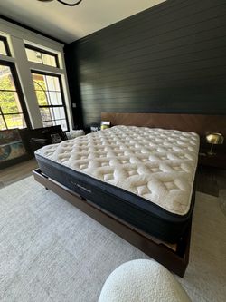 🛏️ CALIFORNIA KING helix luxe mattress - like new