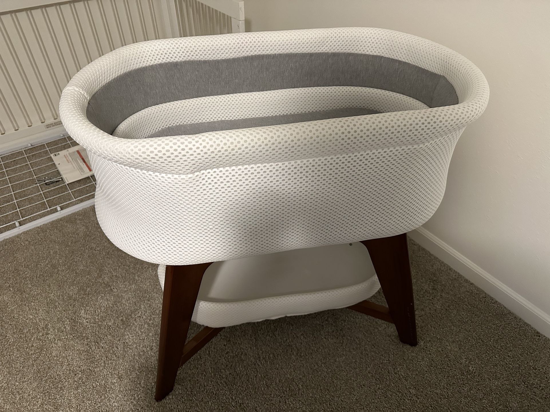 TruBliss Evi Smart Bassinet