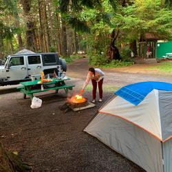 Ozark Trail Tent 3-4 Person 