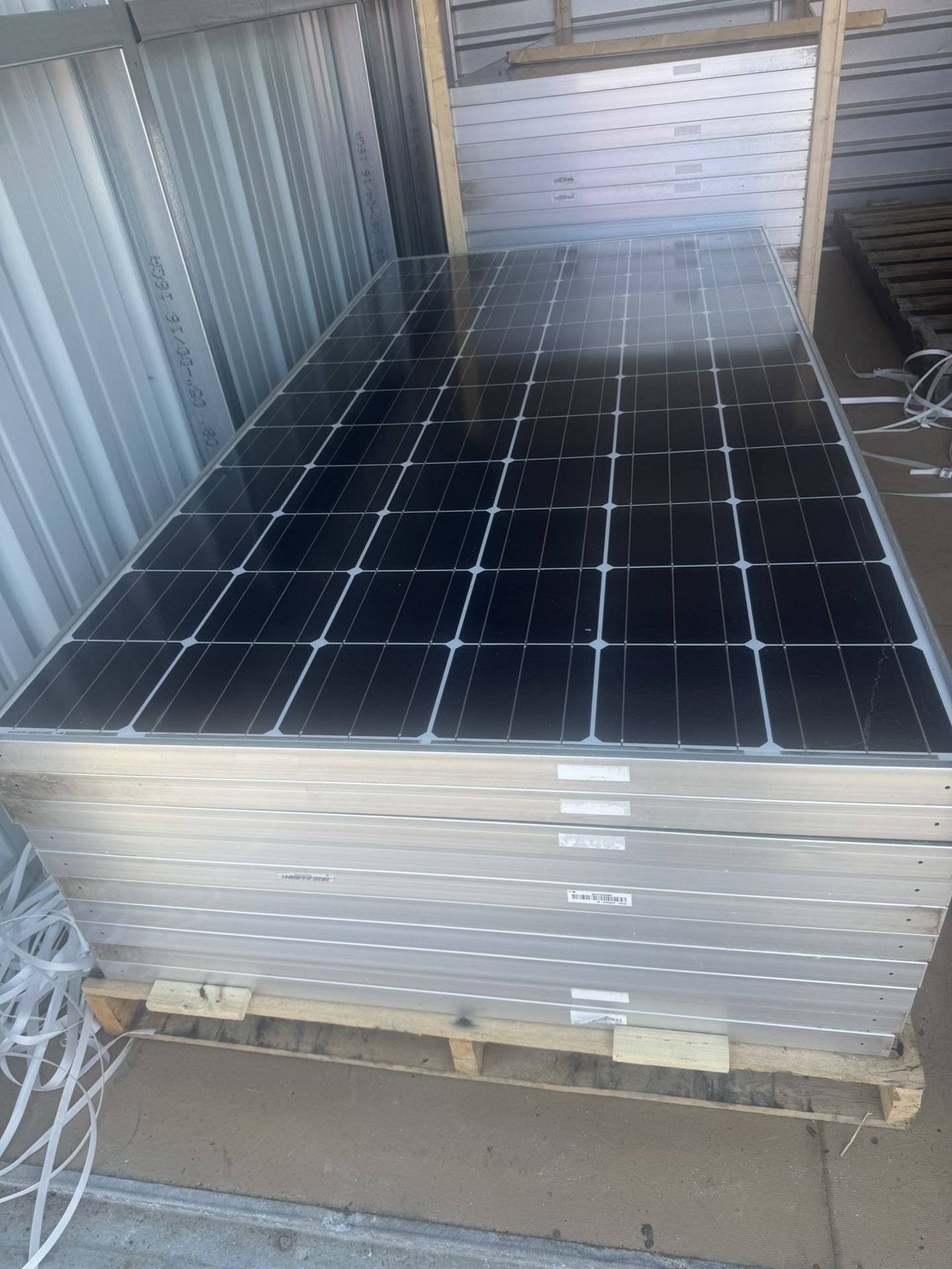 Commercial grade Solar Panels 365W LG365N2W-B3 10PCs