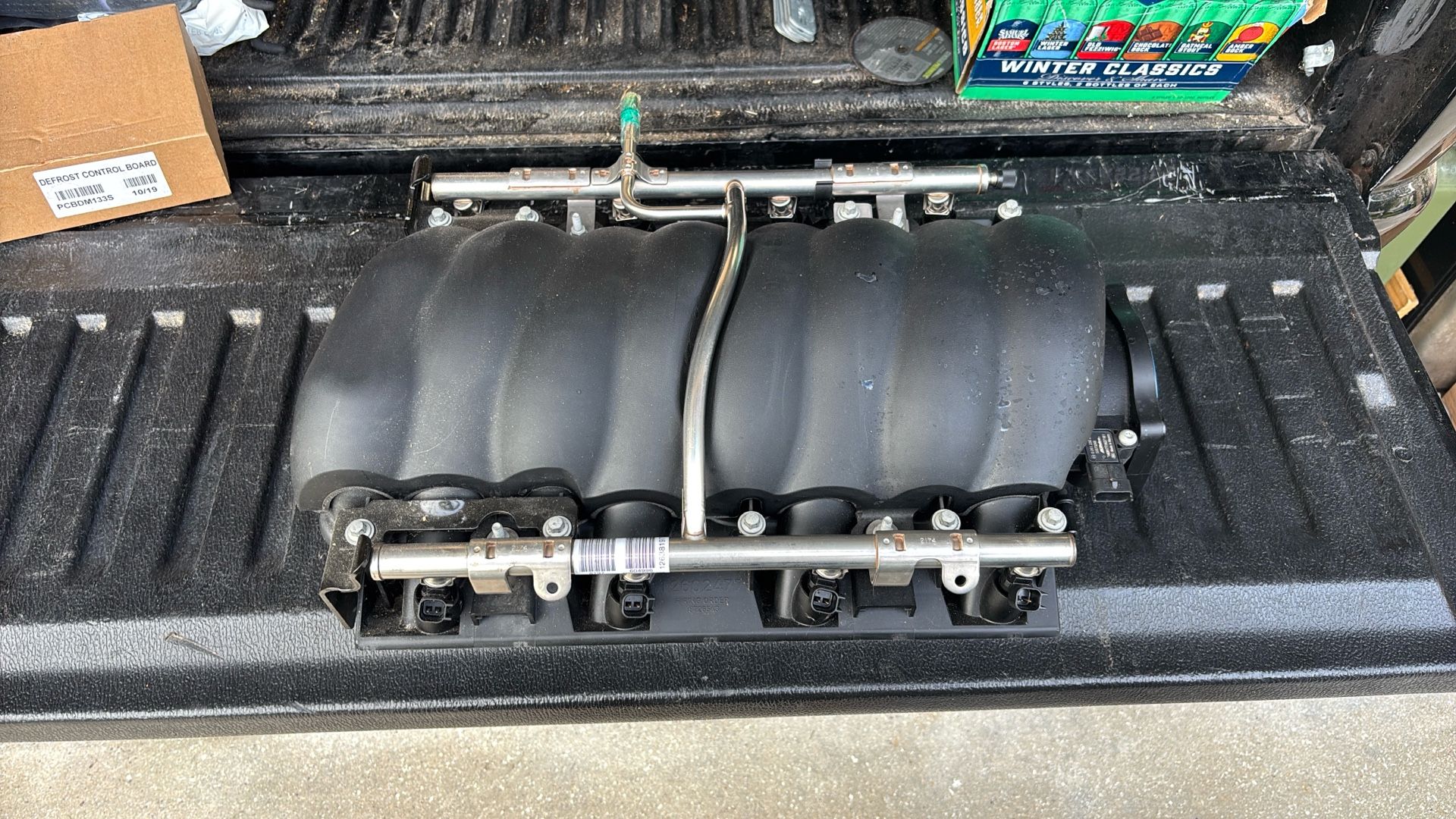 LS3 Chevy Intake Manifold With Fuel Rail And Injectors GM 1(contact info removed)
