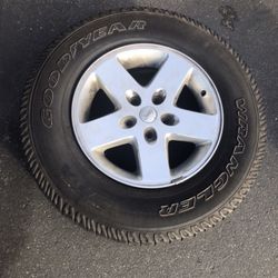 1 —- 255/75r17 5x5 5x127 Jeep Wrangler Wheel Rim With Tire