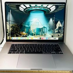 Apple Macbook Pro 16” 2019 Touchbar 2.6Ghz 6Core i7 16GB 500GB Radeon Pro 5300M 4GB VRAMb