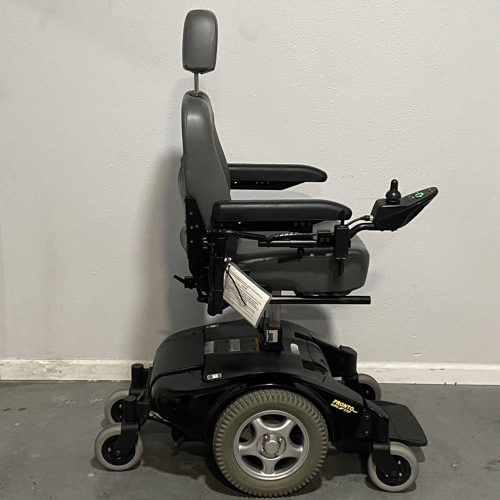 Invacare Pronto Power Wheelchair w/ Lift